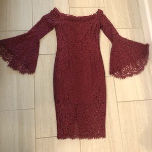 Bardot bell sleeve buegundy dress